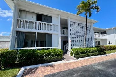 4201 S Ocean Boulevard 1