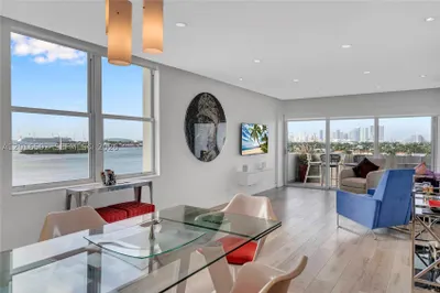 3 Island Ave #08I 1