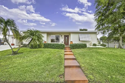 1610 Crest Drive