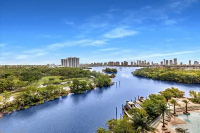 16385 Biscayne #804 1