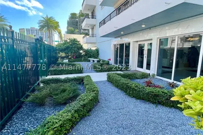 720 Collins Ave #504 1