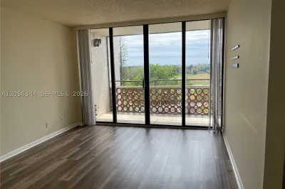 4222 Inverrary Blvd #4512 1