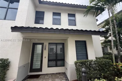 8275 NW 48th St 0 1