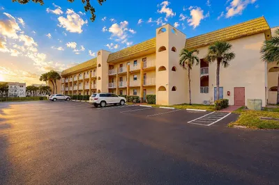 8500 Sunrise Lakes Blvd #201 1