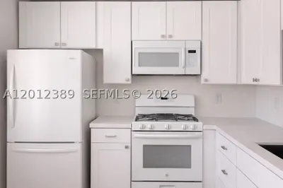 218 NE 12th Ave #302 1