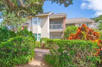 101 E PARK SHORES Circle #2W 1