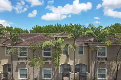 2851 W Prospect Road #207 1