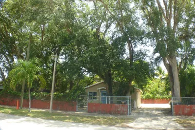 431 NE 132nd Street 1