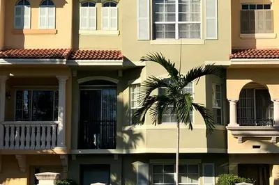 2546 Gardens Parkway 1