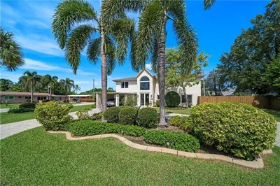 301 NW 26th Court 1