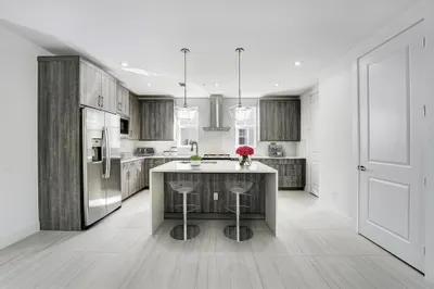 51 NW 4th Avenue 1