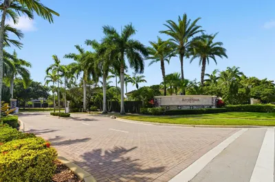 126 Riverwalk Circle E #126 1