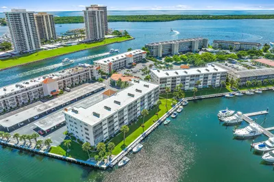 21 Yacht Club Drive #501 1
