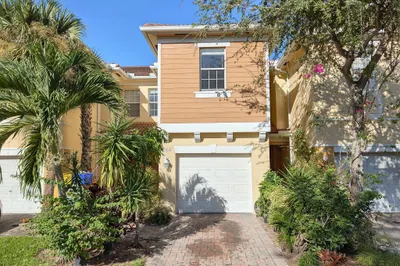 864 PIPERS CAY Drive #157 1