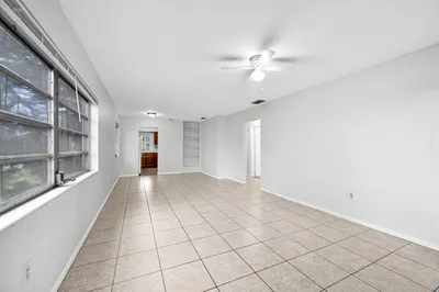 199 SW 15th Street #3 1