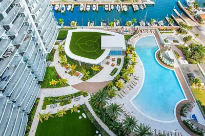 220 LAKE SHORE Drive #702 1