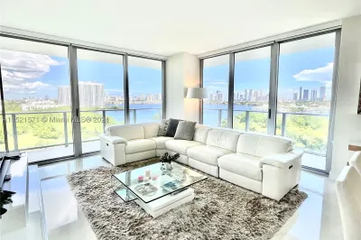 16385 Biscayne Blvd #1107 1