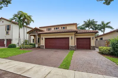 633 SE 35th Ter 1