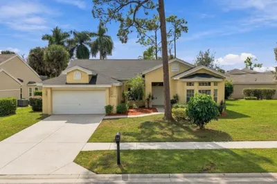 1015 Lake Breeze Drive 1