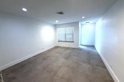 4019 Woodside Drive 1