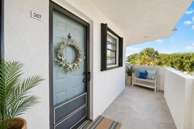 555 Banyan Tree Lane #307 1