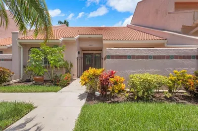 3303 SE Sandpiper Circle 1
