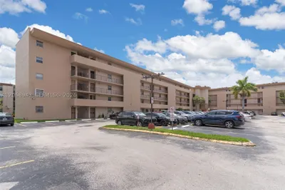 8895 Fontainebleau Blvd #207 1