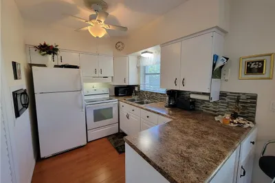 2222 Taylor Street #12 1