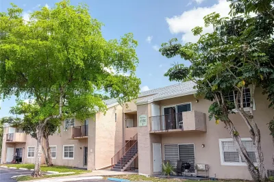 1701 NW 96th Ter #1J 1