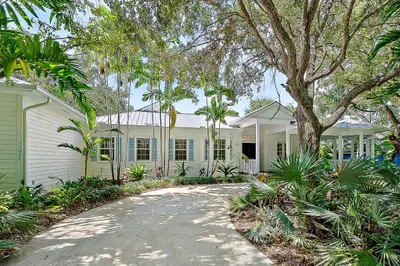 11025 Monet Lane-50