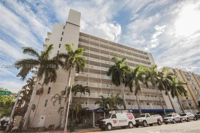 1300 Lincoln Rd #A301 1