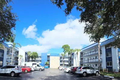 3100 Holiday Springs Blvd #304 1