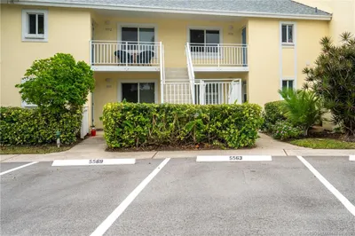 5563 NE Gulfstream Way 1