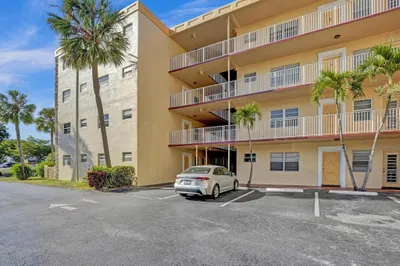 3990 NW 42nd Avenue #101 1