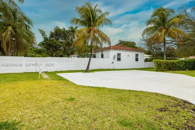 1029 NE 113 St #South 1