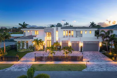 474 NE 10th Street 1