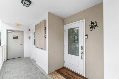 2809 Florida Boulevard #310 1