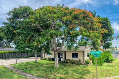 1510 Crest Drive 1