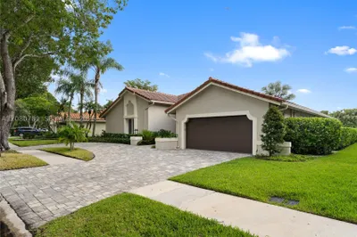 1900 Lakeshore Dr 1