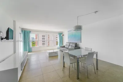 3000 E Sunrise Blvd #8D 1