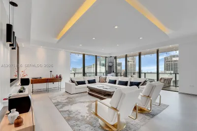 68 SE 6th St #3911 1