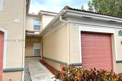 2490 Centergate Dr #207 1