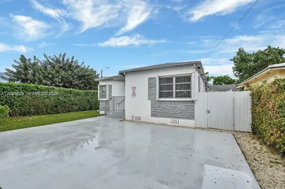 600 NW 34th Ave 1
