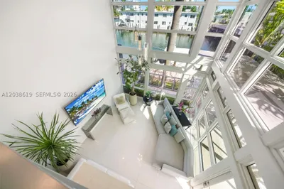 39 N Shore Dr 1