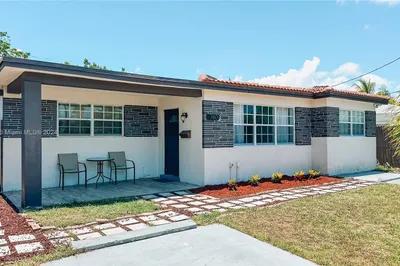 740 SW 7th Ter 1