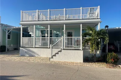 118 NE Bay Drive 1