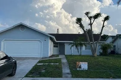 5022 El Claro Cir 1