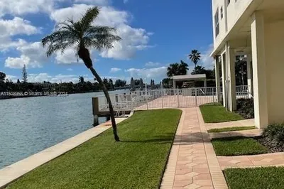9111 E Bay Harbor Dr #5D 1