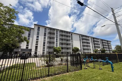 16950 W Dixie Highway #A226 1