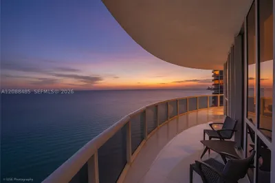 15901 Collins Ave #2701 1